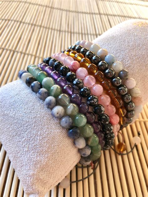 Bracelet en noisetier et pierres semi-précieuses