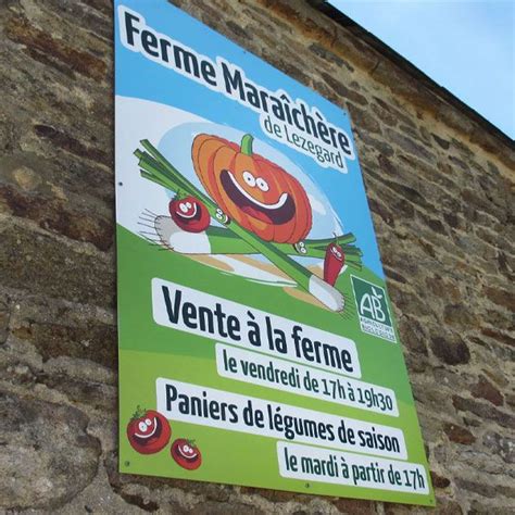 Panneau indicatif d'une ferme de cueillette