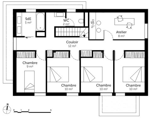 Plan d'étage d'une maison avec plusieurs chambres
