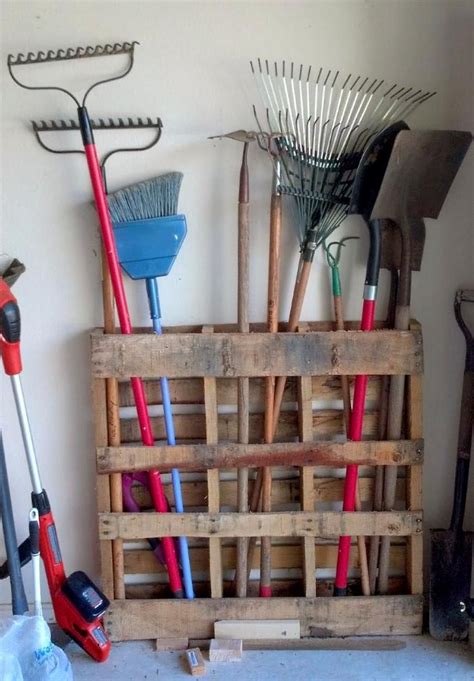 DIY : Rangement à outils fabriqué avec une palette en bois