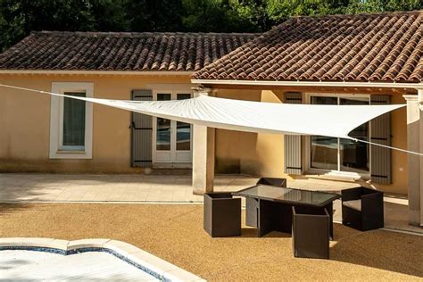 Exemple d'ombrage temporaire pour pelouse