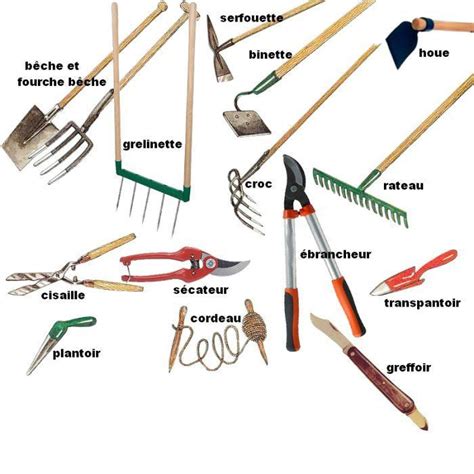 Outils de jardinage pour l'entretien des pâquerettes