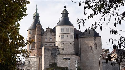 Château de Montbéliard illuminé en bleu