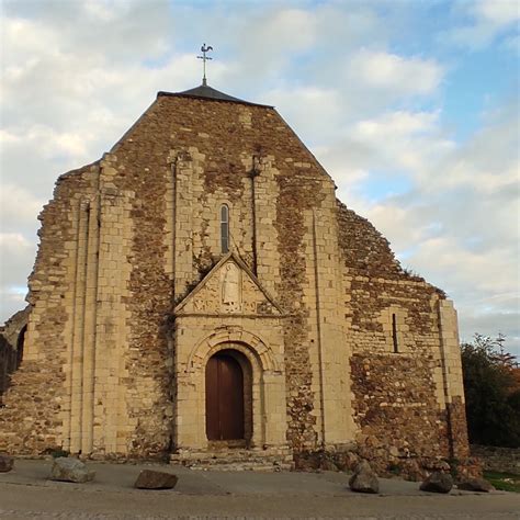 Église romane Saint Nicolas de Brem sur Mer