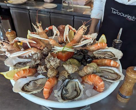 Suggestion de présentation d'un plateau de fruits de mer