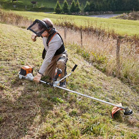 Débroussailleuse STIHL FS 91 en action