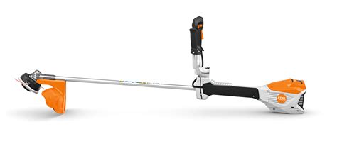 Débroussailleuse STIHL en action
