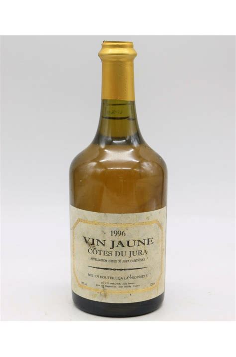 Bouteilles de vin jaune de la Fruitière Vinicole de Voiteur