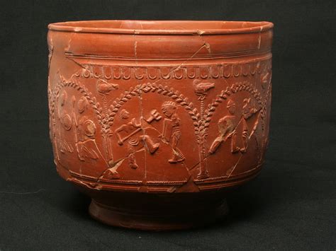 poterie sigillée avec reflets brillants
