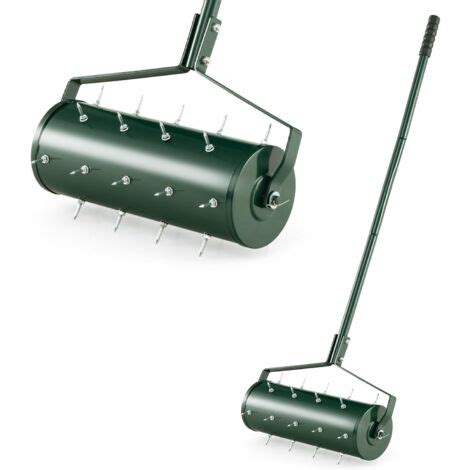 Aérateur de pelouse en action