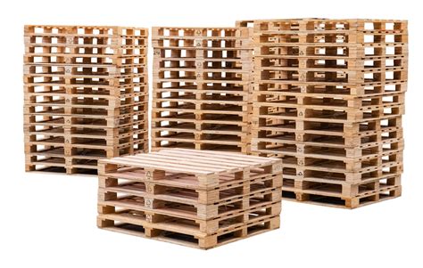 Palettes moulées en bois empilées