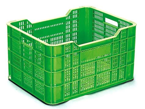 Cagettes plastiques pour fruits et légumes, empilées