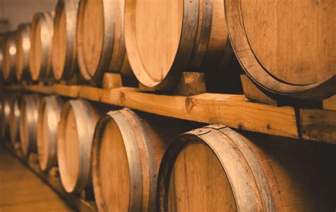 Schéma illustrant l'élevage du vin en fûts de chêne