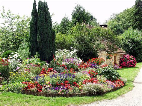 Jardins publics fleuris à Rochefort