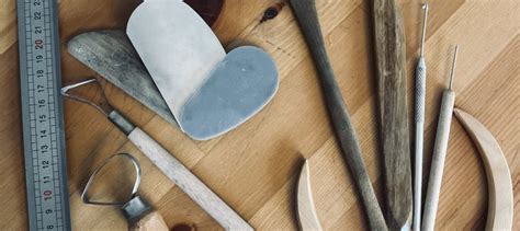 Outils de poterie et barbotine