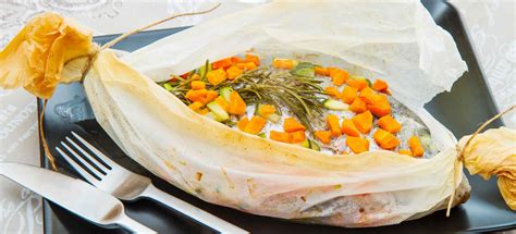 poisson en papillote de feuille de figuier