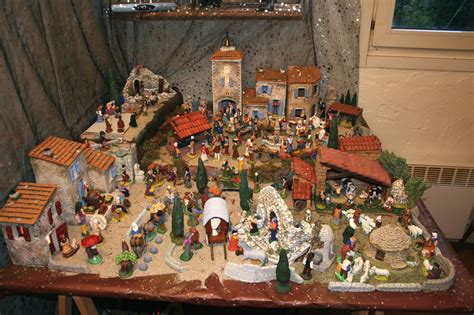 Crèche provençale avec un figuier centenaire