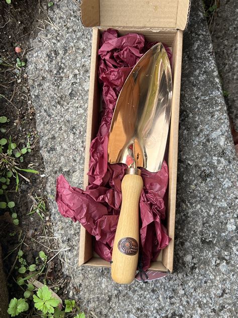 Transplantoir en cuivre et outils de jardinage en cuivre
