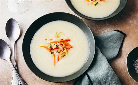 potage julienne servi avec garnitures