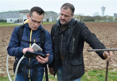 Agriculteur en discussion
