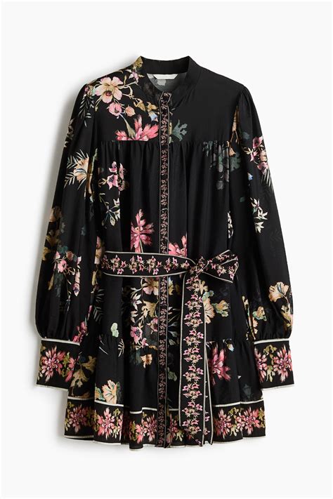 Exemple de robe Géranium avec passepoil à la taille