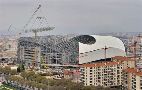 Vue de la toiture moderne du Stade Vélodrome