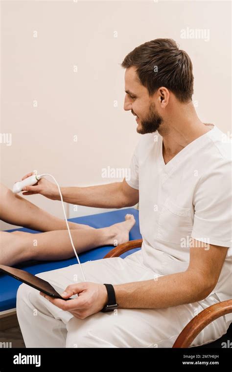Image d'un examen échographique des veines de la jambe