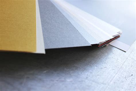 Différents types de papier pour découper des cœurs