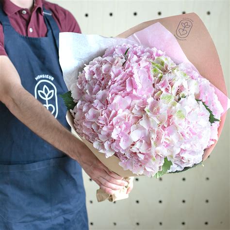 Bouquet d'hortensias et d'orchidées