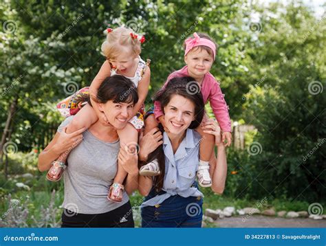 Enfants avec deux mamans