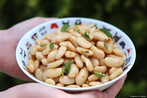 Image de haricots Tarbais séchant sur les plants