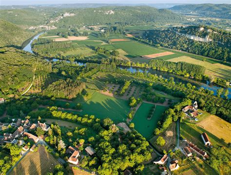 Paysage rural et industriel dans le département de l'Eure