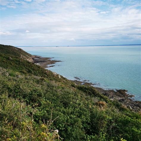 Vue panoramique des paysages côtiers et montagneux de la carte Ravenport