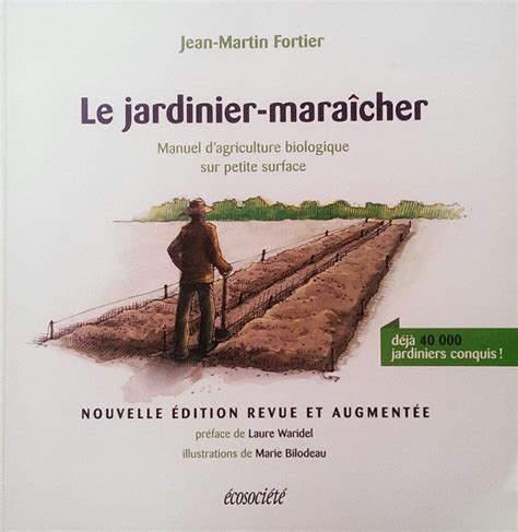Portrait de Jean-Martin Fortier avec son livre 