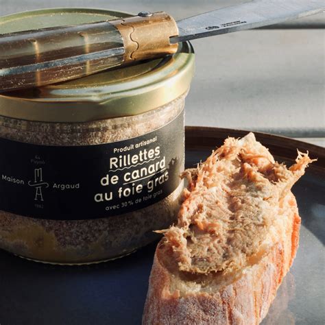 Assortiment de produits du Mas Cané : foie gras, rillettes, confit