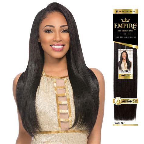 Femme avec un tissage Yaki parfait