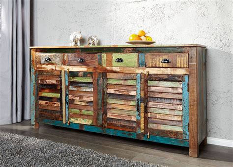 Mobilier en bois recyclé