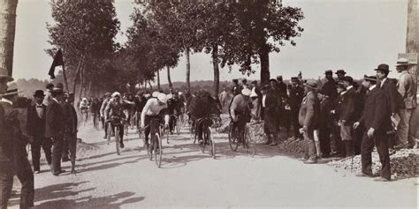 Photo du départ du premier Tour de France à Montgeron en 1903