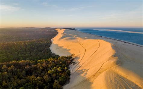 Vue sur l'escalier d'accès à la Dune du Pilat