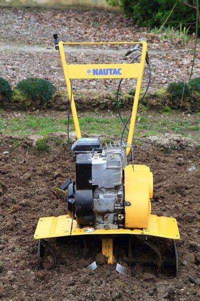Motobineuse Nautac en cours de restauration