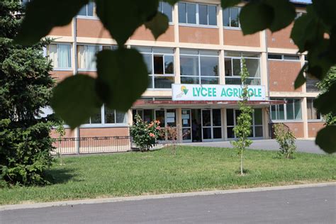 Vue aérienne des infrastructures du Lycée Agricole de Rethel et de ses plateformes de compostage pédagogique