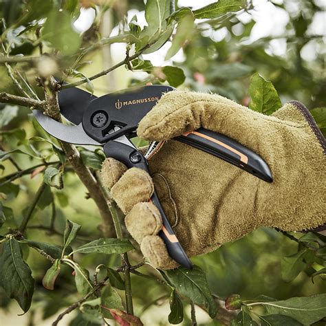 Détail des poignées ErgoTec d'un sécateur