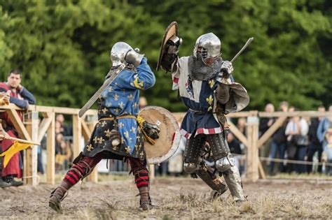 Participants à un tournoi de béhourd