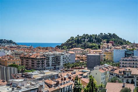 Vue aérienne de la colline de Cimiez avec ses monuments historiques