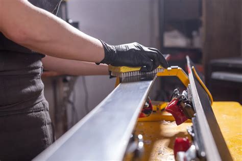 Schéma illustrant le processus de fartage des skis