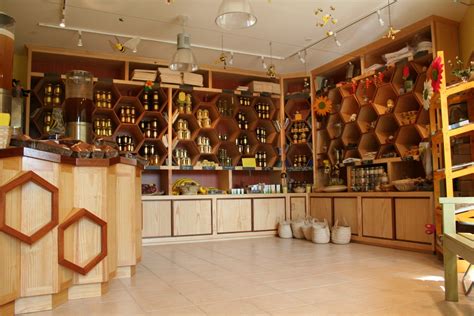 Produits de la miellerie et du jardin en vente à la boutique