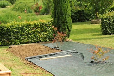 différentes utilisations de bâches dans un jardin
