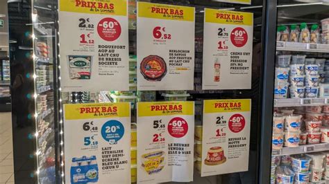 infographie comparant les prix des fraises en supermarché et en libre cueillette