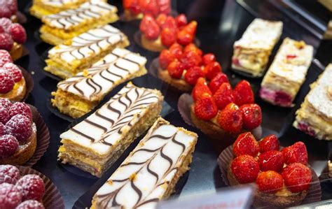 Assortiment de pâtisseries, cafés et plats salés de La Pâtisserie Vernet