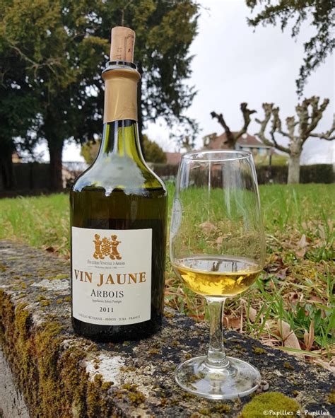 Bouteille de Vin de Paille et de Vin Jaune du Jura